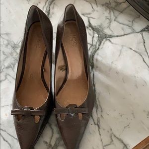 Brand new pair of brown shoes